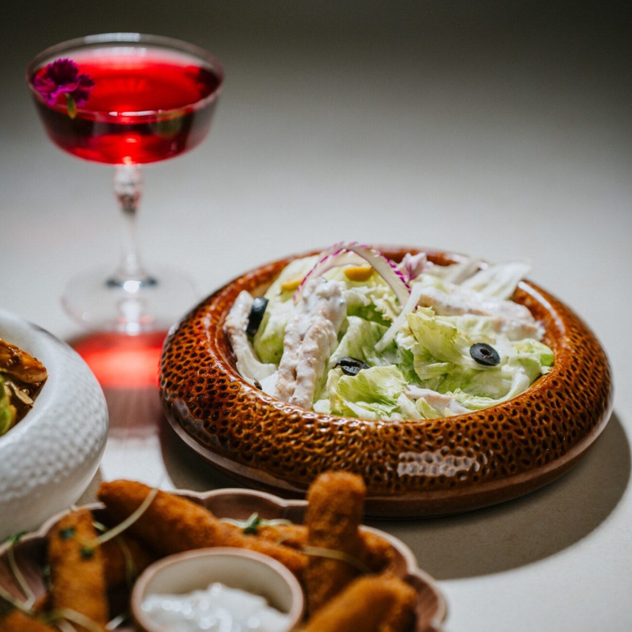 Best Place to Eat in Balewadi Pune – 6 Undeniable Reasons Manali Never Disappoints
